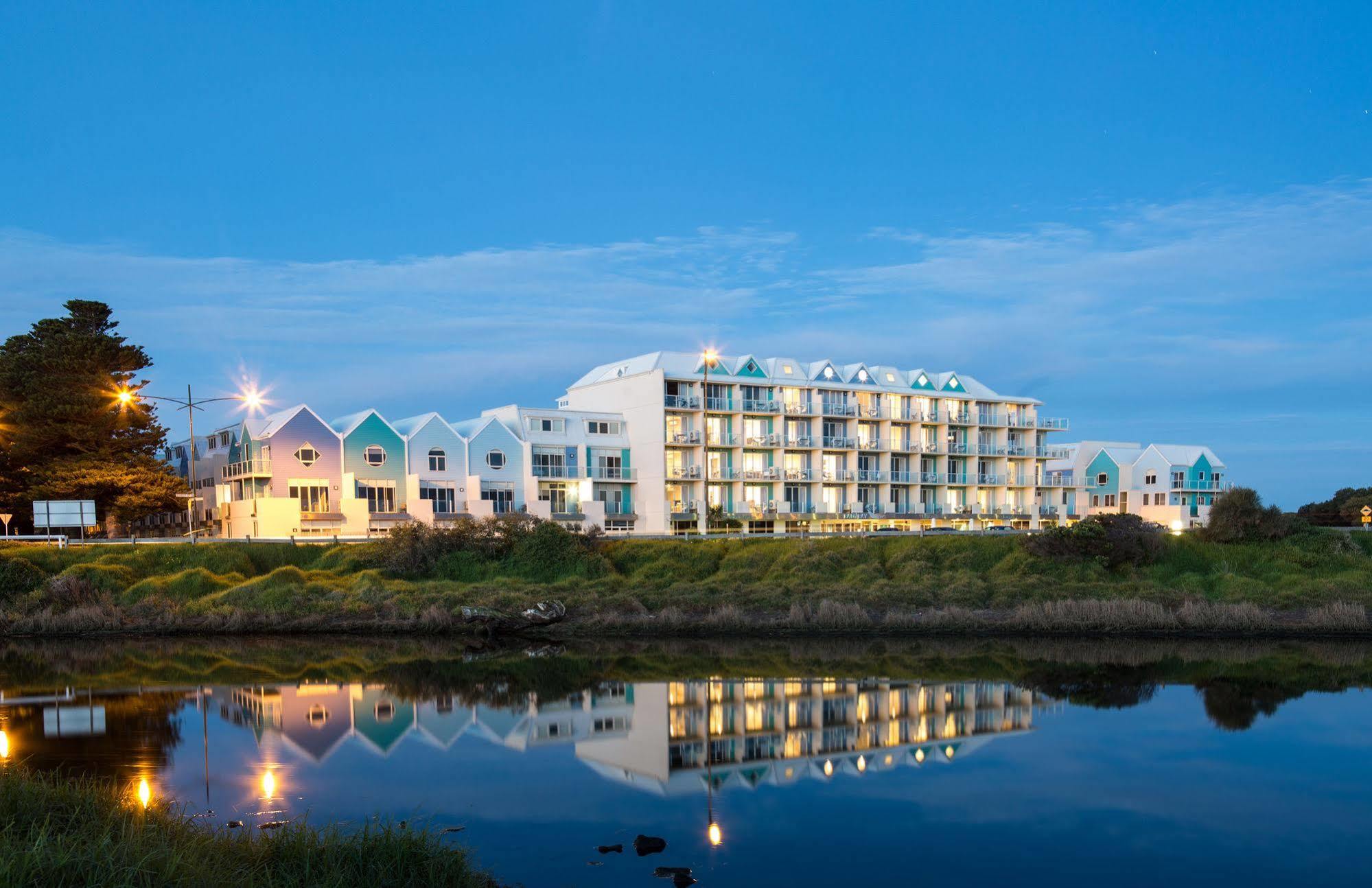 Lady Bay Resort Γουόρναμπουλ Εξωτερικό φωτογραφία